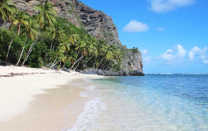 fronton beach samana las galeras