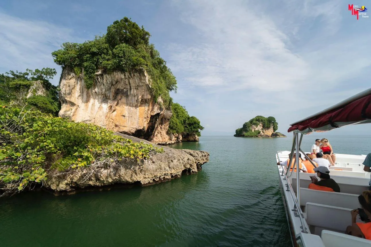 exploring los haitises national park in samaná02